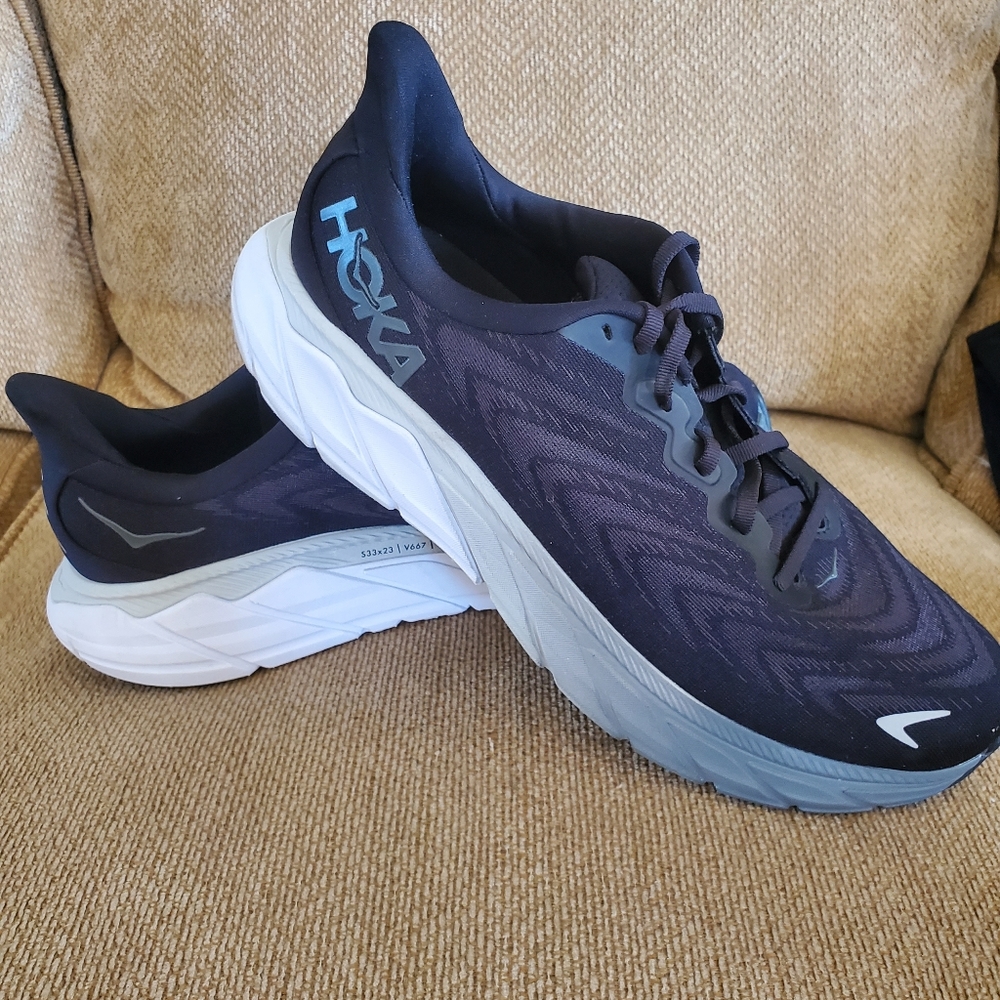 Hoka Arahi 6